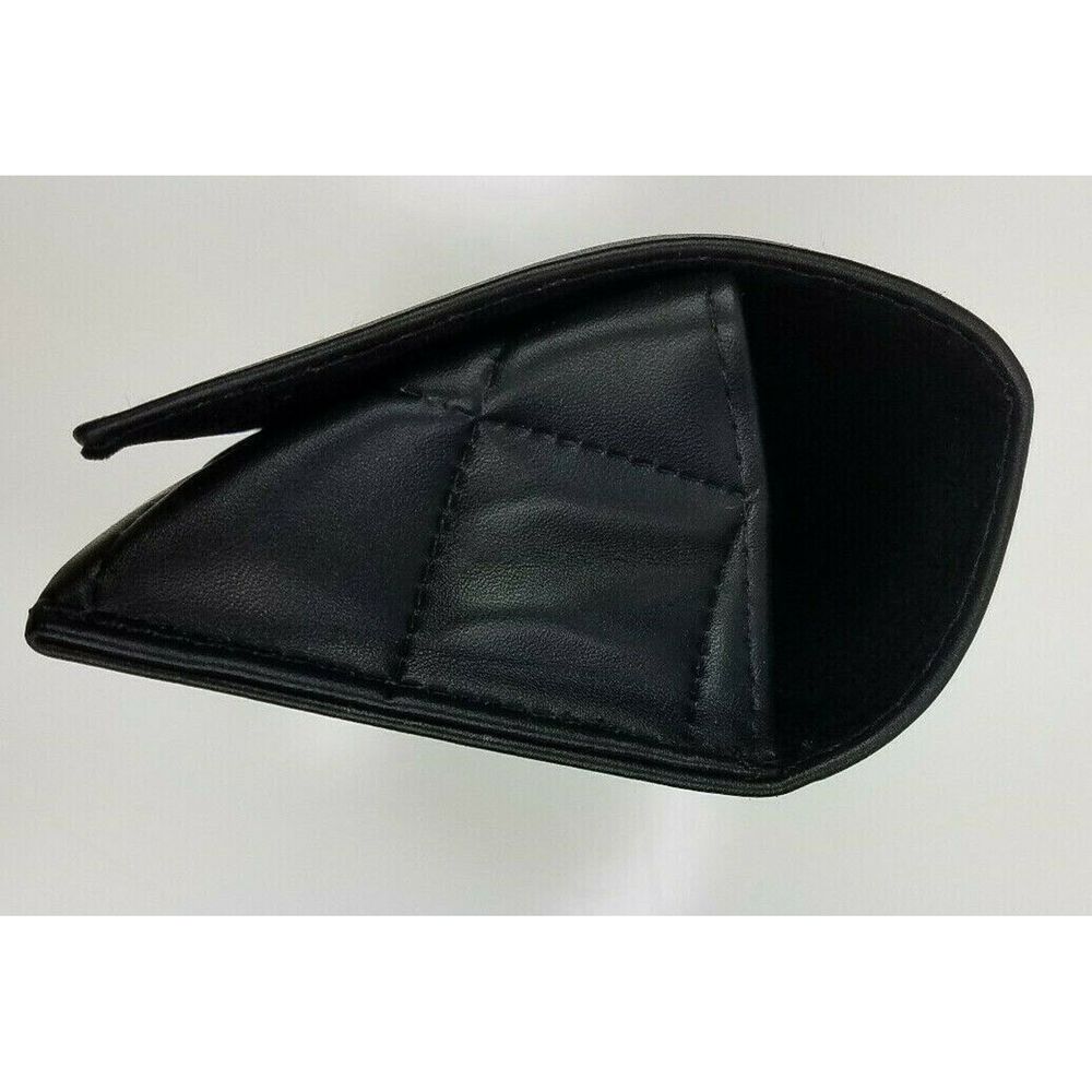 Chanel sunglasses quilted case & cleaning cloth - Picture 10 of 11